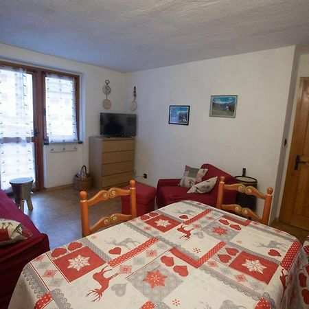 Appartamento ALTIDO Flat for 6, in the Historic Town Pré-Saint-Didier Esterno foto