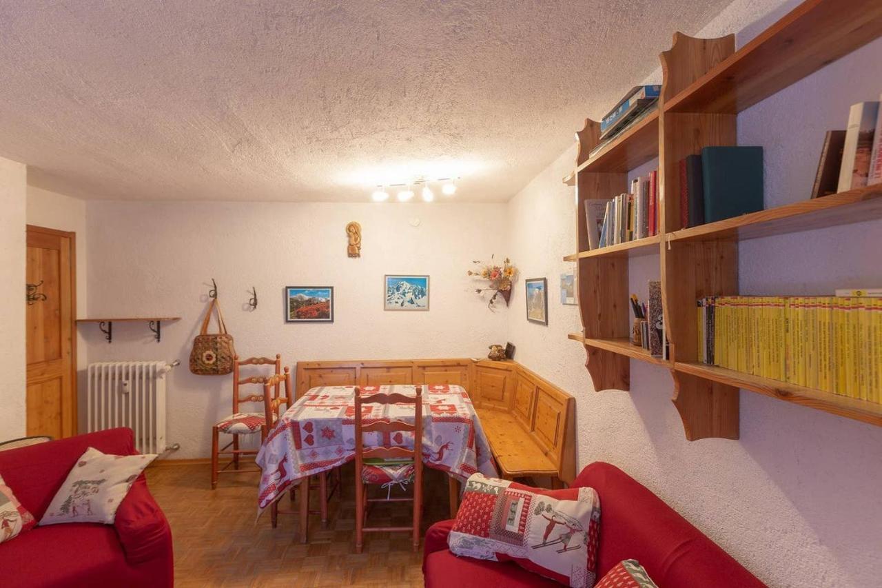 Appartamento ALTIDO Flat for 6, in the Historic Town Pré-Saint-Didier Esterno foto
